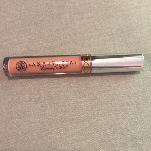 ANASTASIA BEVERLY HILLS Liquid Lipstick - Picture 2 of 3
